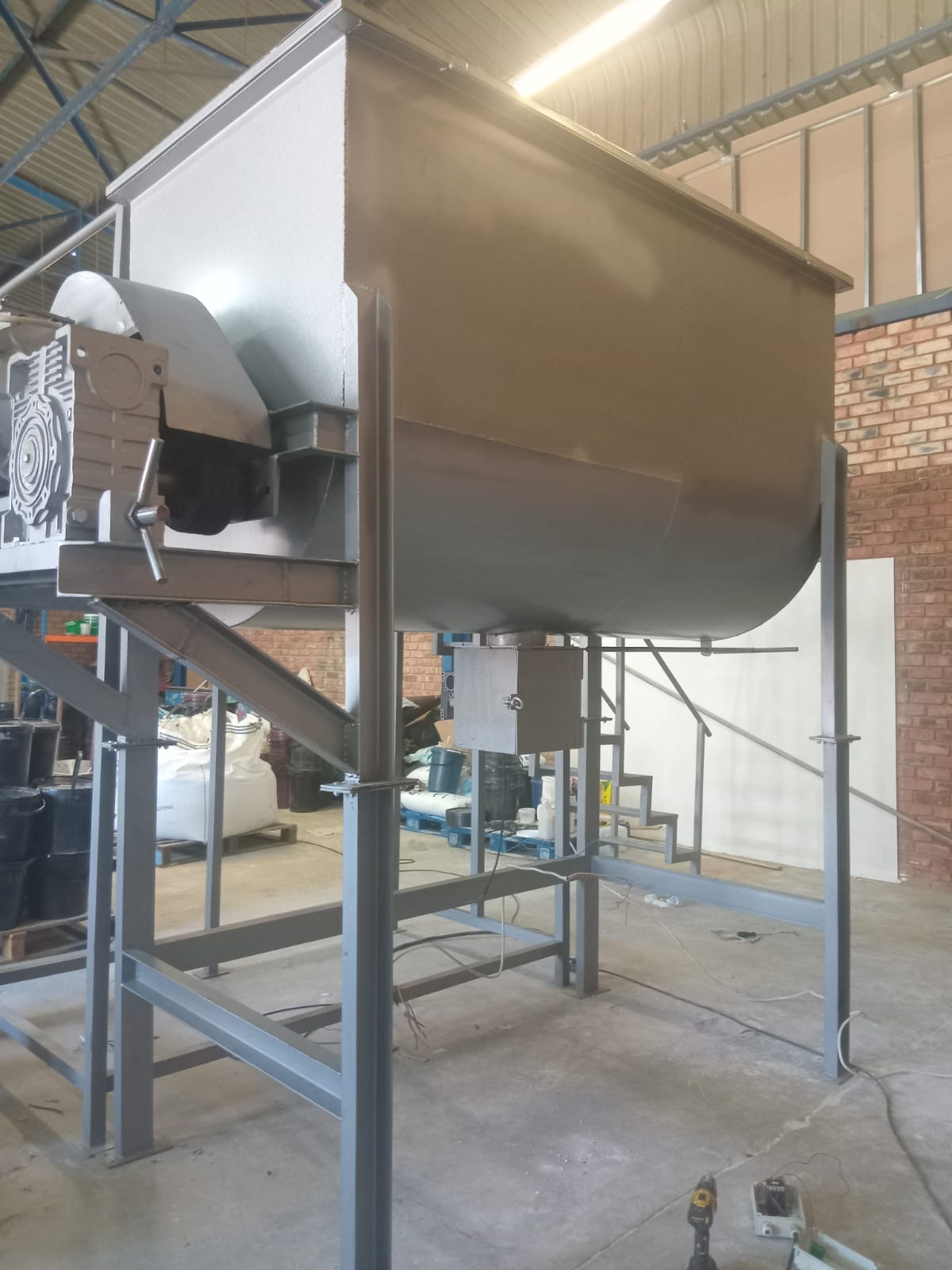 Ribbon Blender Manufacturer – Industrial Mixing Solutions for Every Industry